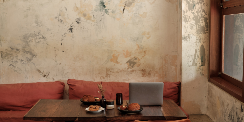Reed Diffuser vs Room Spray: Which Is Best for Your Home?